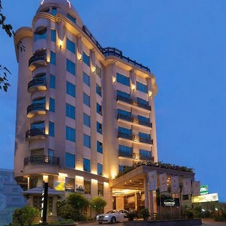 Goldfinch Hotel Бангалор Екстериор снимка