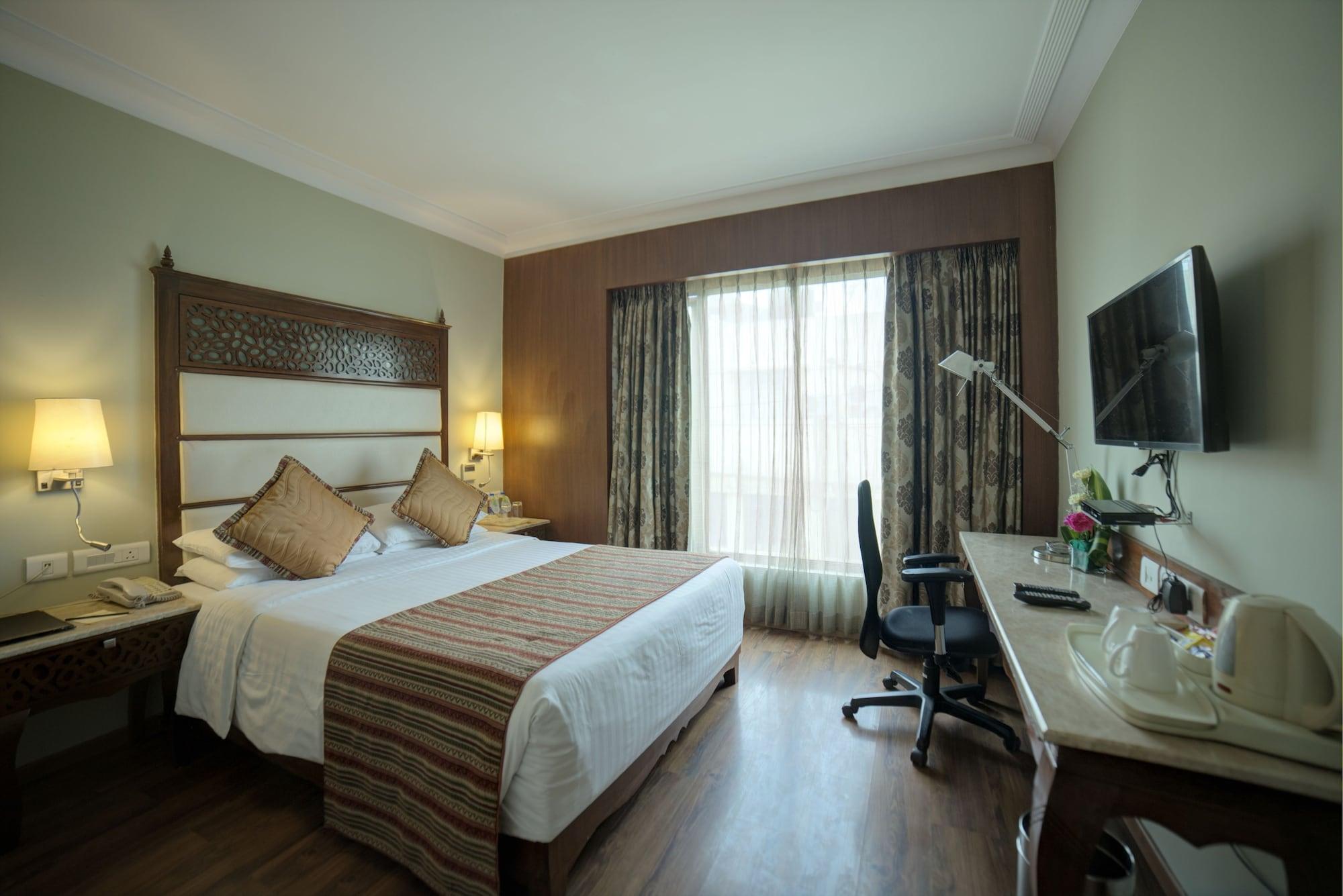 Goldfinch Hotel Бангалор Екстериор снимка