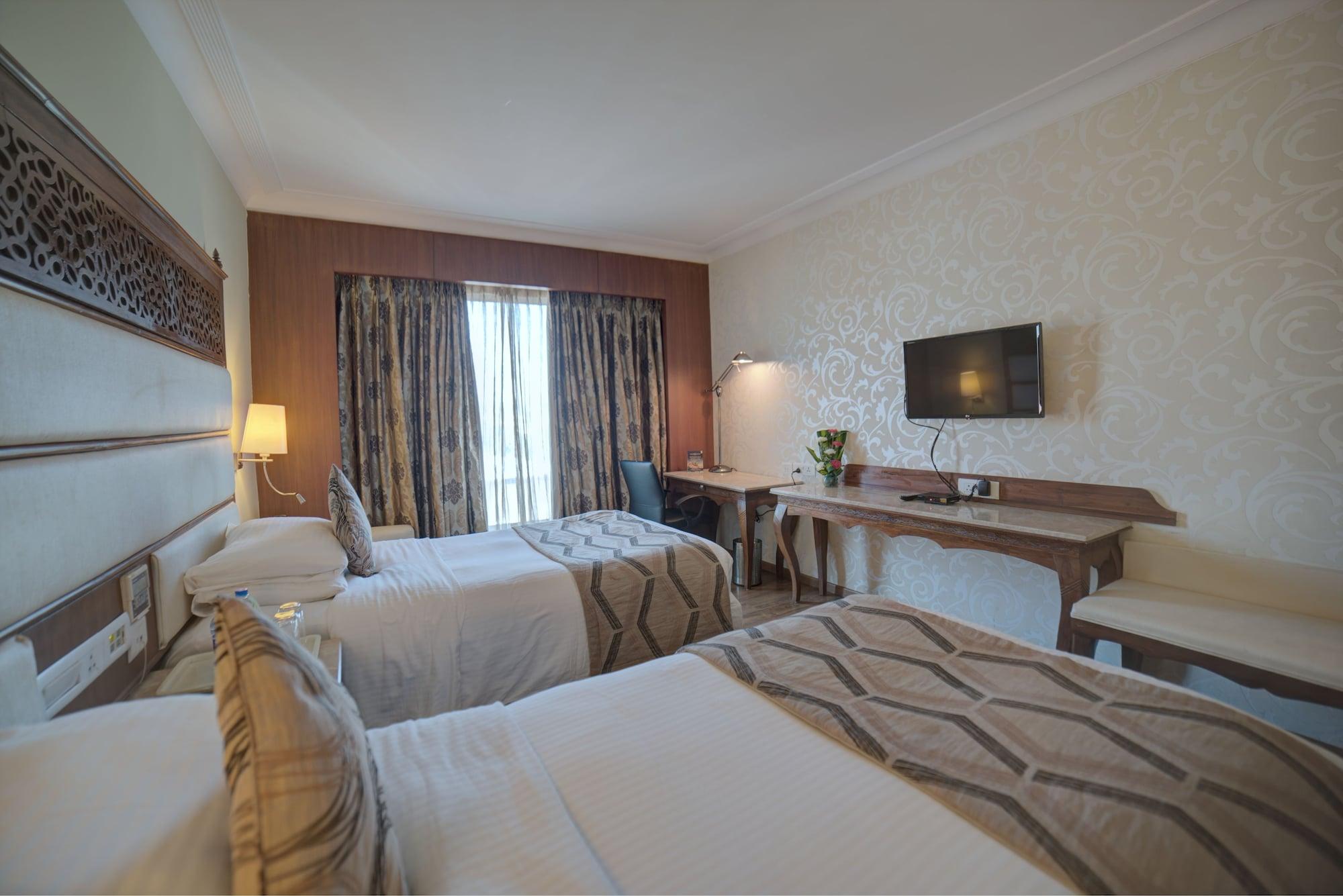 Goldfinch Hotel Бангалор Екстериор снимка