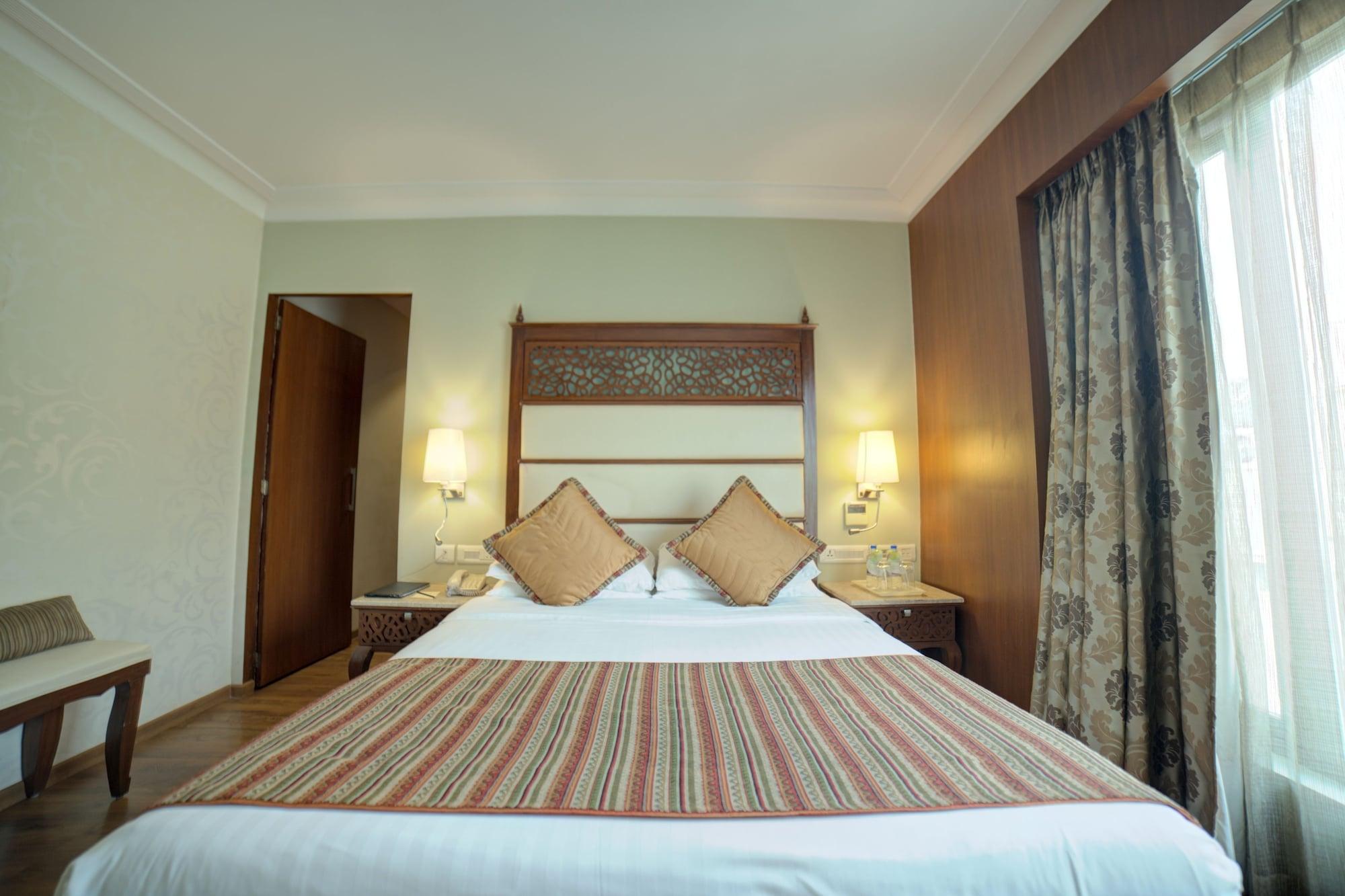 Goldfinch Hotel Бангалор Екстериор снимка