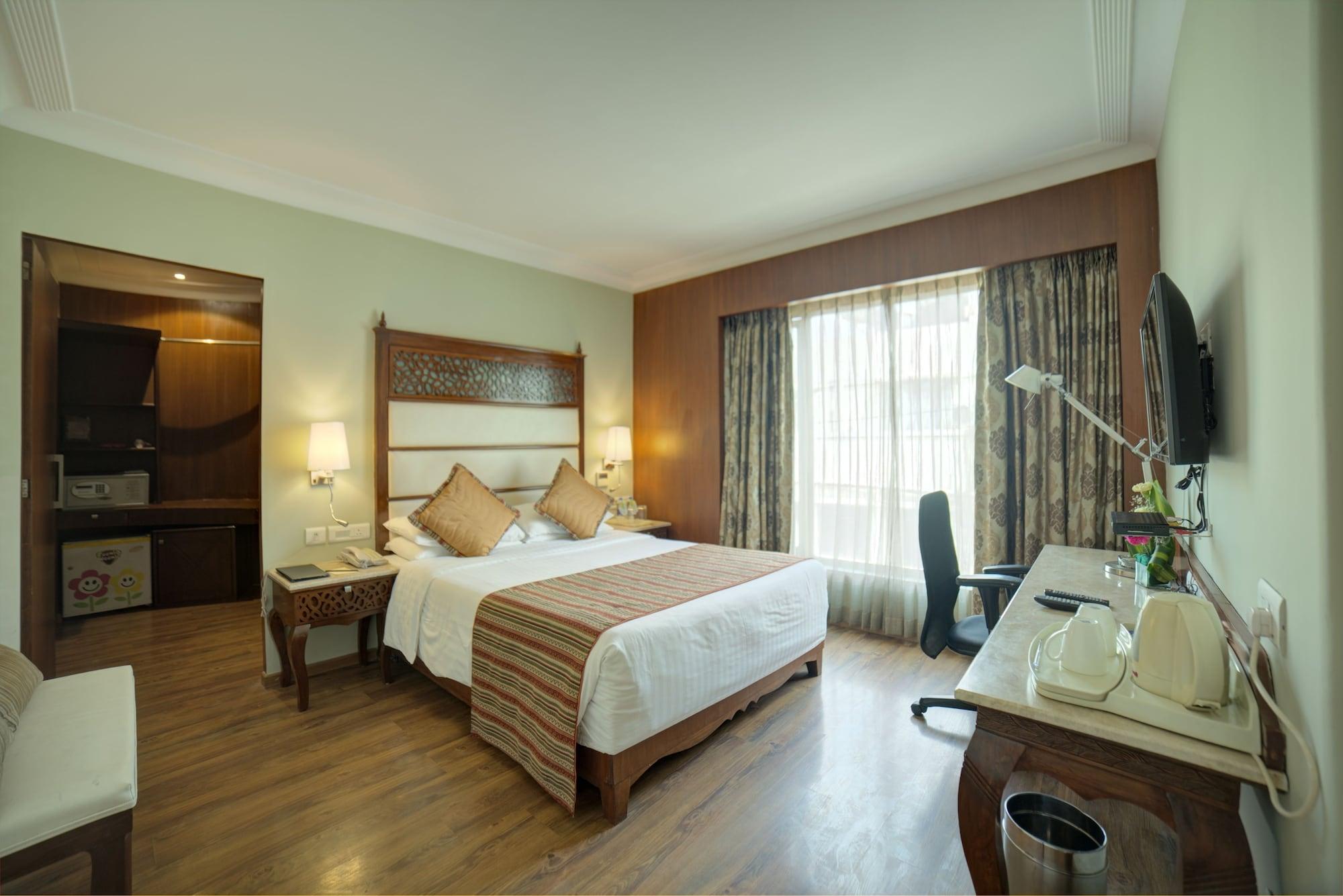 Goldfinch Hotel Бангалор Екстериор снимка