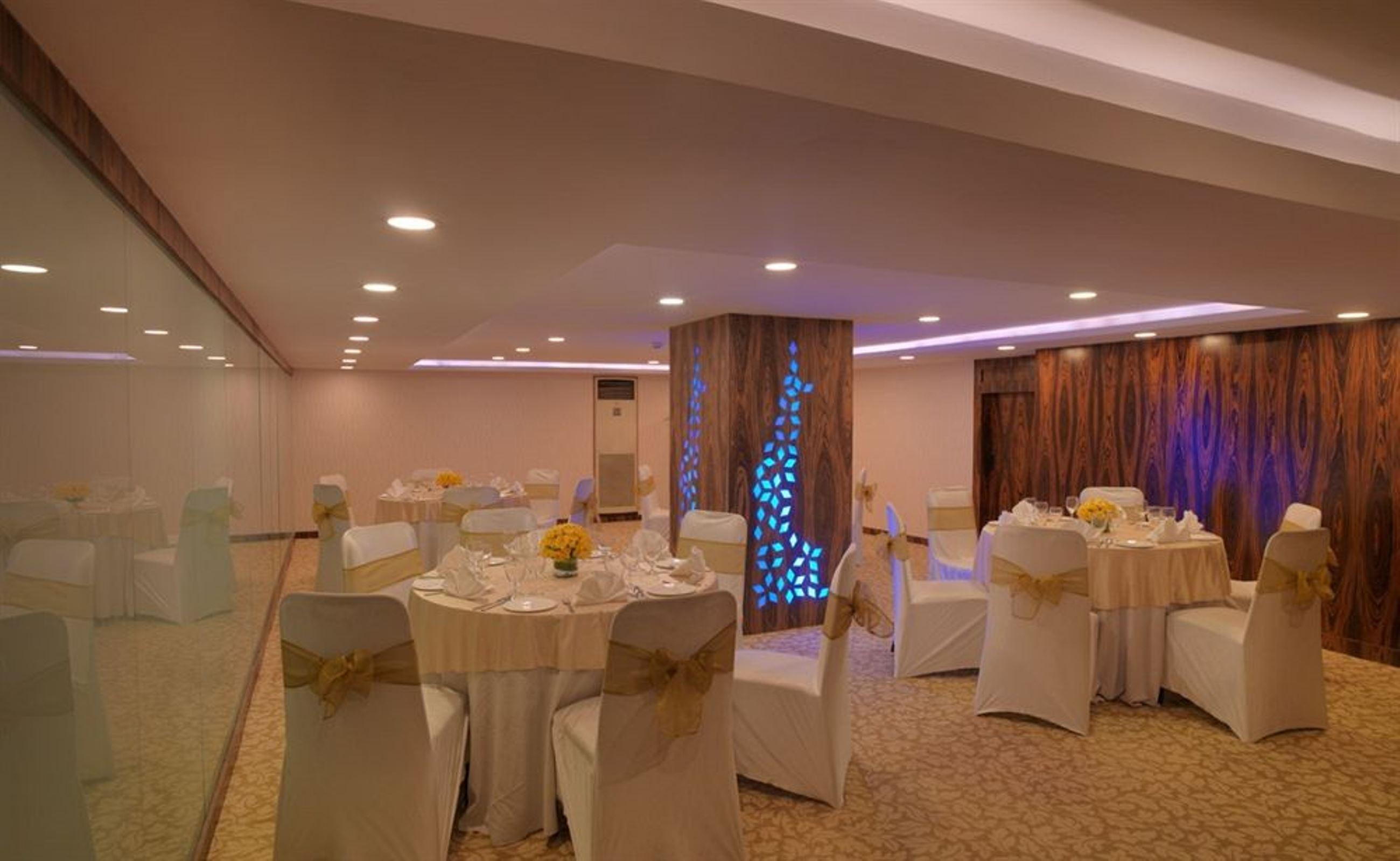 Goldfinch Hotel Бангалор Екстериор снимка