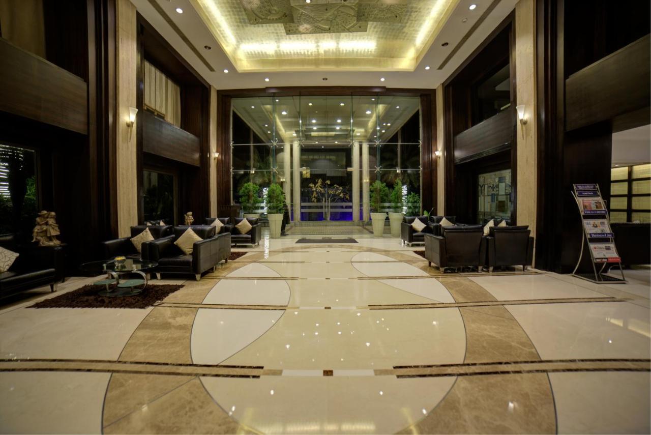 Goldfinch Hotel Бангалор Екстериор снимка
